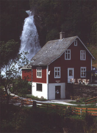 Steinsdalsfossen Wasserfall