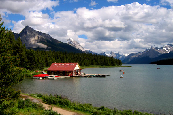 Maligne Lake